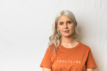 Woman's Basic Tee Rust - FAULTLINE THE LABEL 