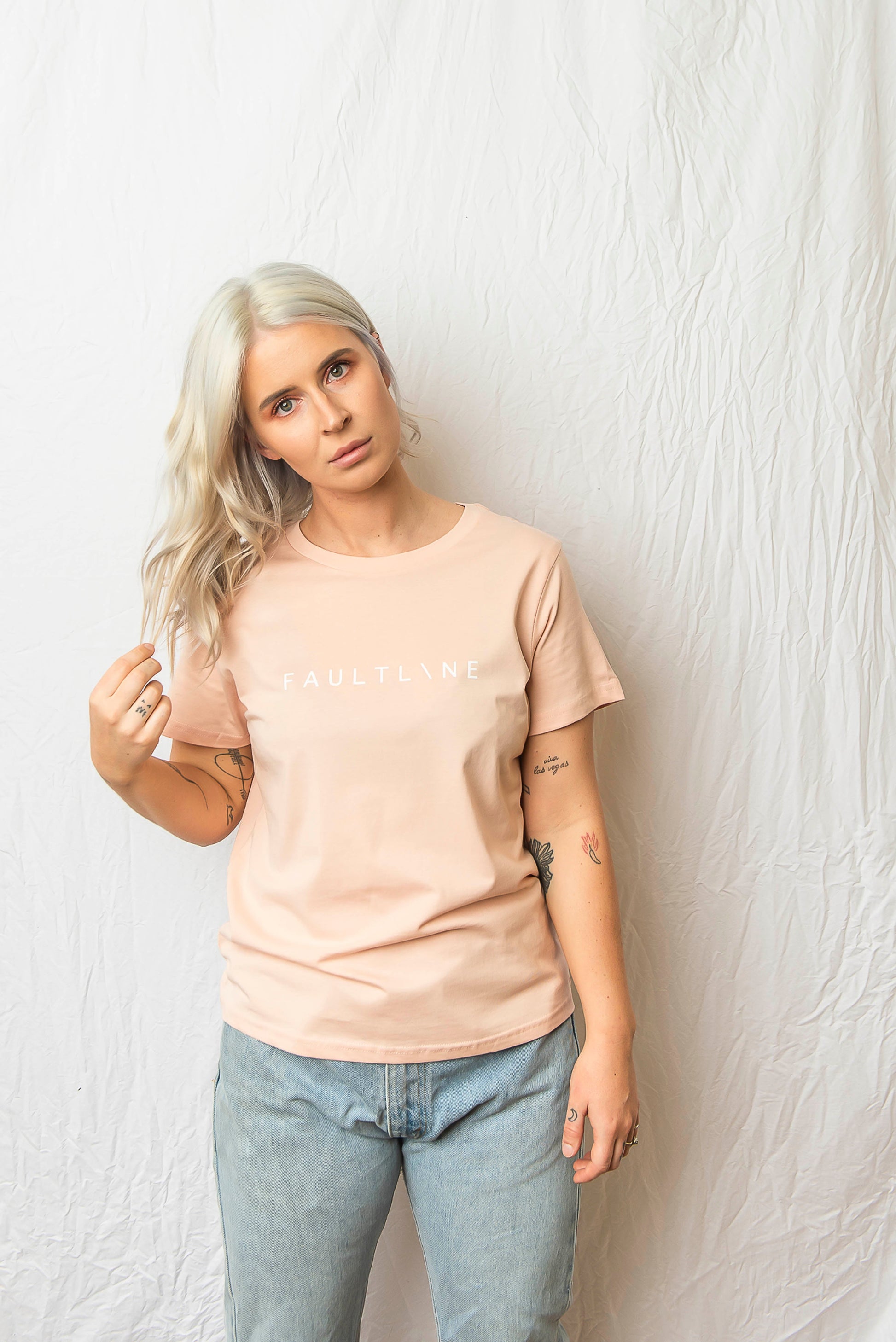 Woman's Basic Tee Soft Pink - FAULTLINE THE LABEL 