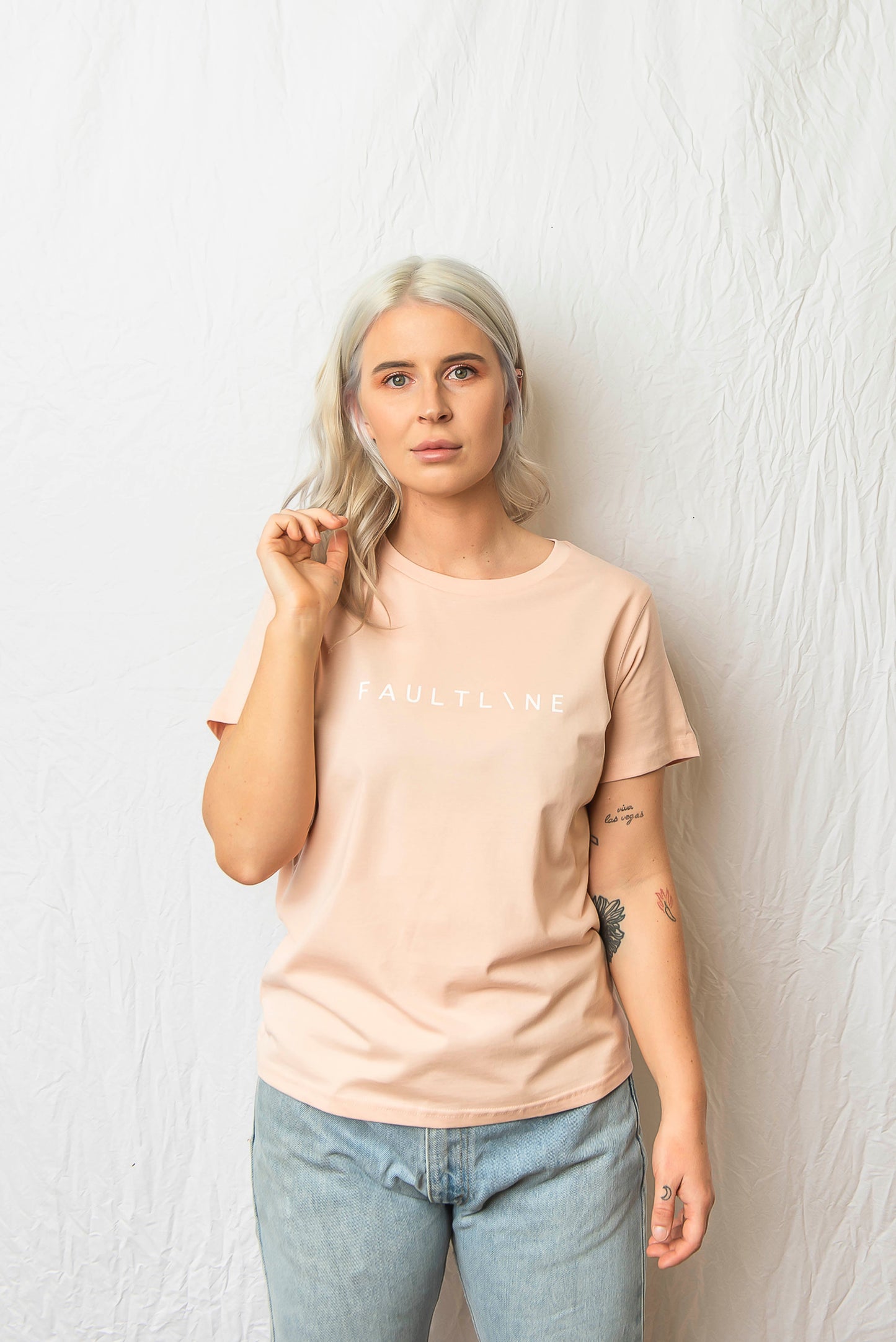 Woman's Basic Tee Soft Pink - FAULTLINE THE LABEL 