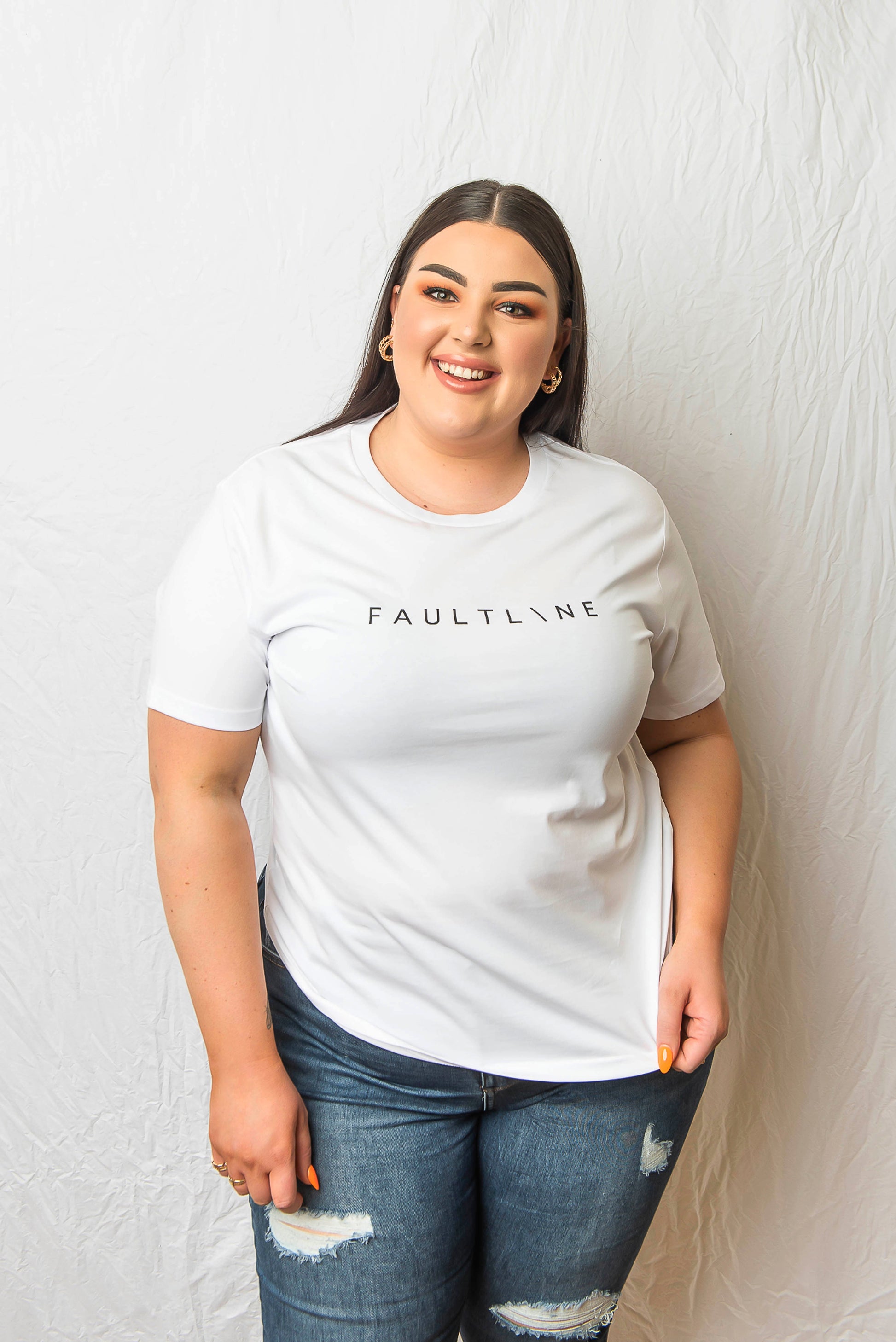 Woman's Basic Tee White - FAULTLINE THE LABEL 