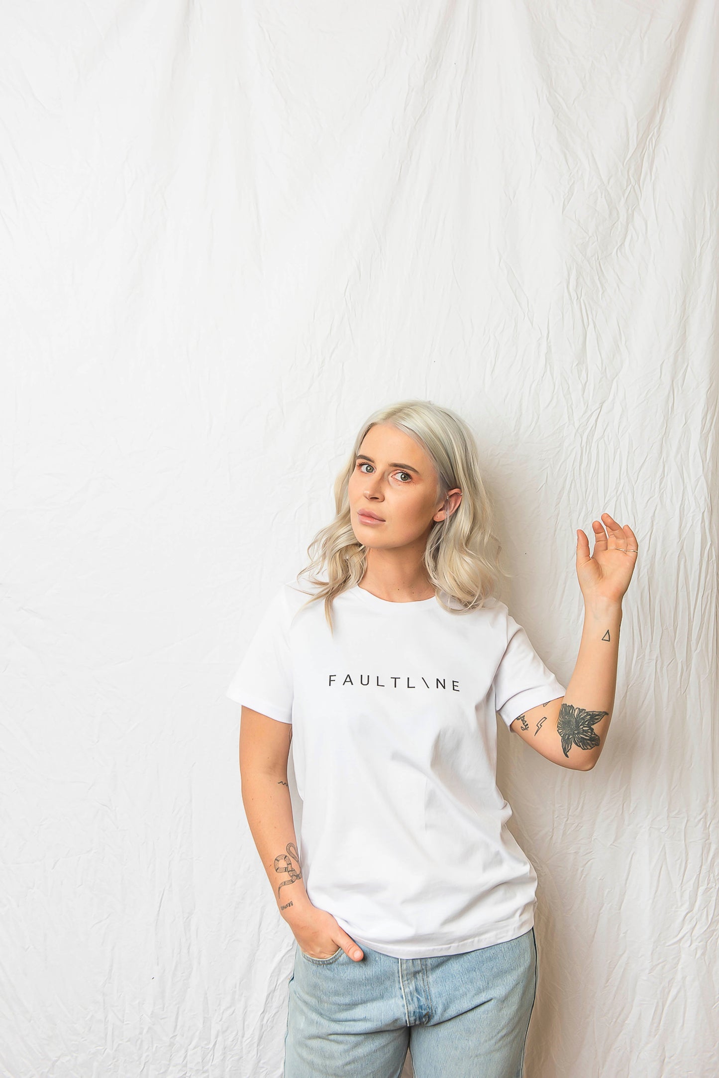 Woman's Basic Tee White - FAULTLINE THE LABEL 