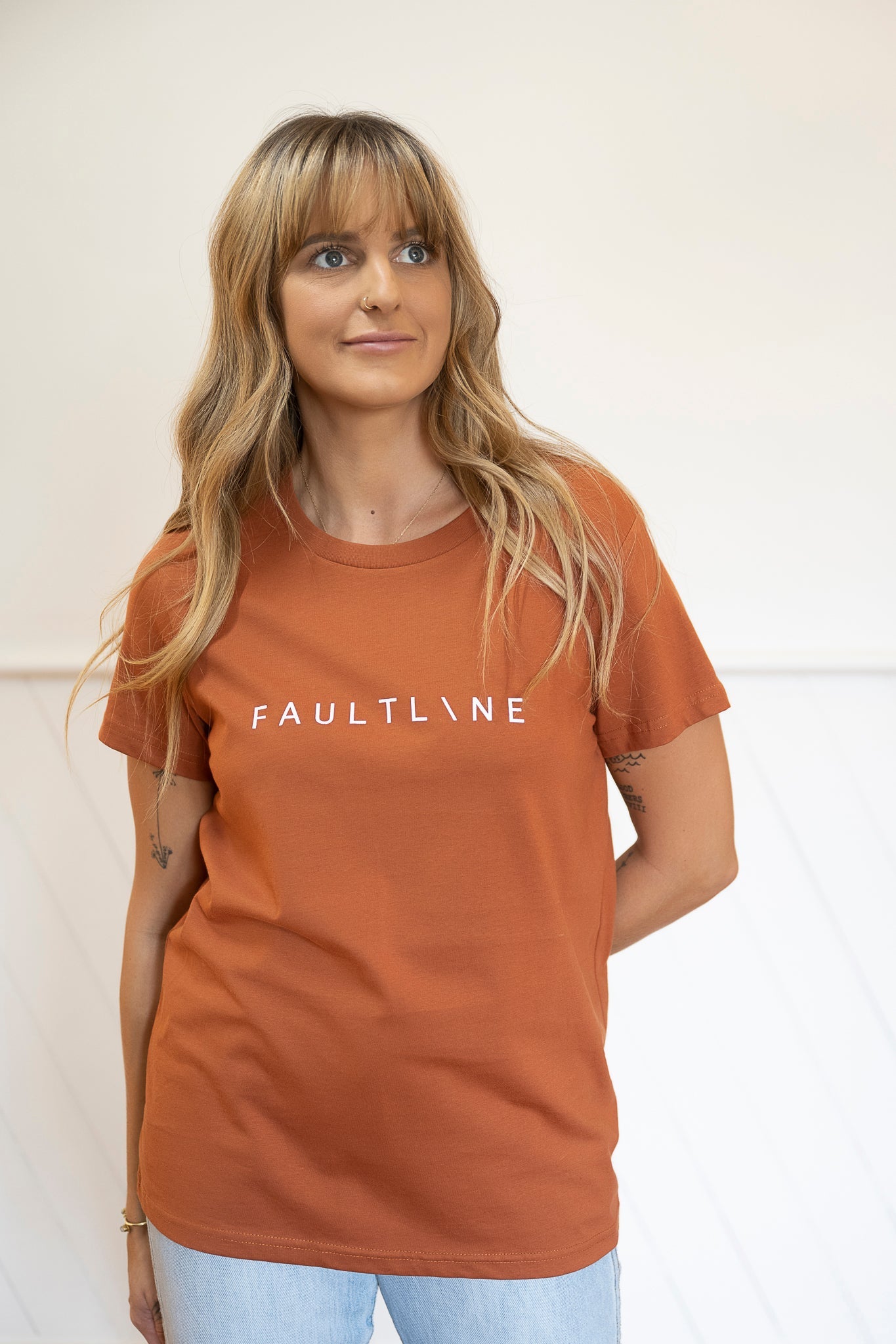 Woman's Basic Tee Rust - FAULTLINE THE LABEL 